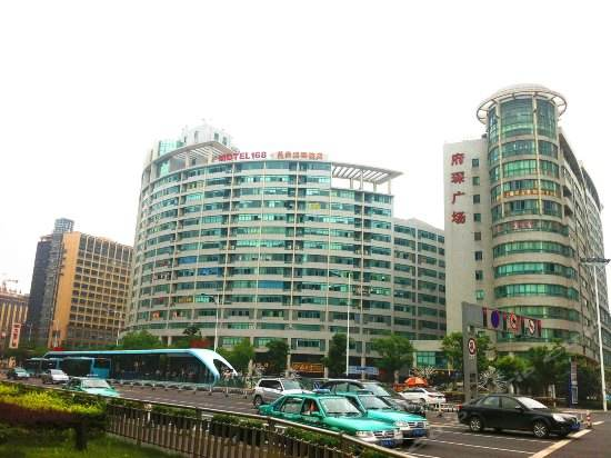 常州亮彩電子有限公司成立，注冊地：江蘇省常州市新北區府琛廣場